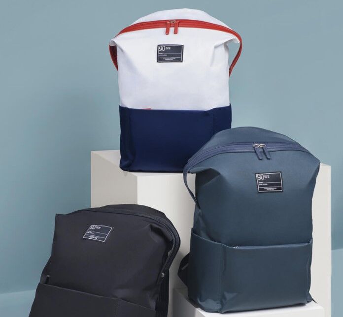 Рюкзак доступен в трех цветах